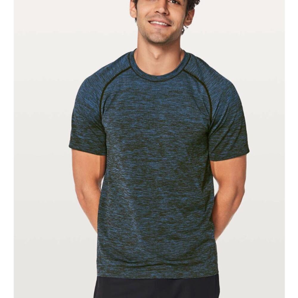 Lululemon Metal Vent Tech Short Sleeve in Dark Royal / Black Men's Large​​​